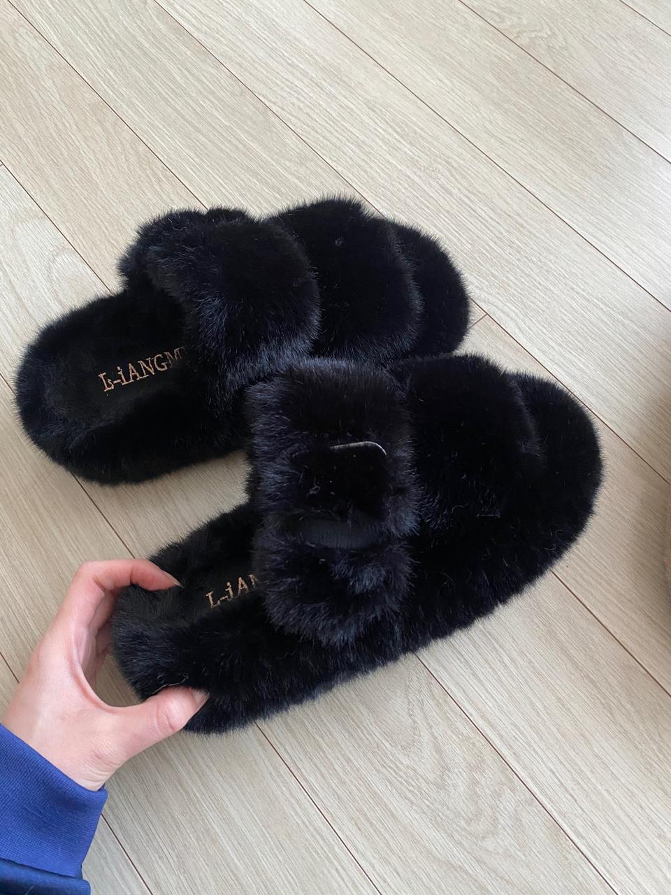 따뜻한 퍼 슬리퍼 샌들 블랙 235 새상품