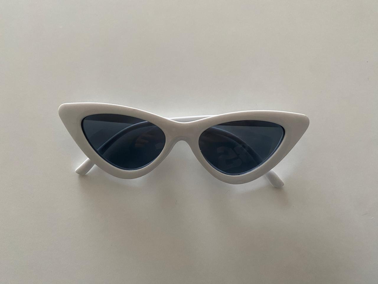 유니크한 캣츠아이 선글라스