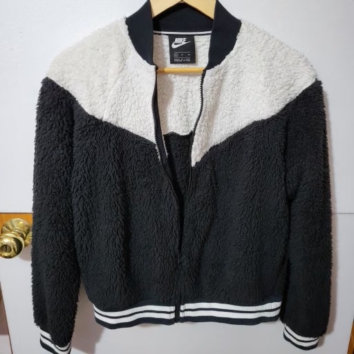 180 ) 나이키  XL 양털 크롭 자켓