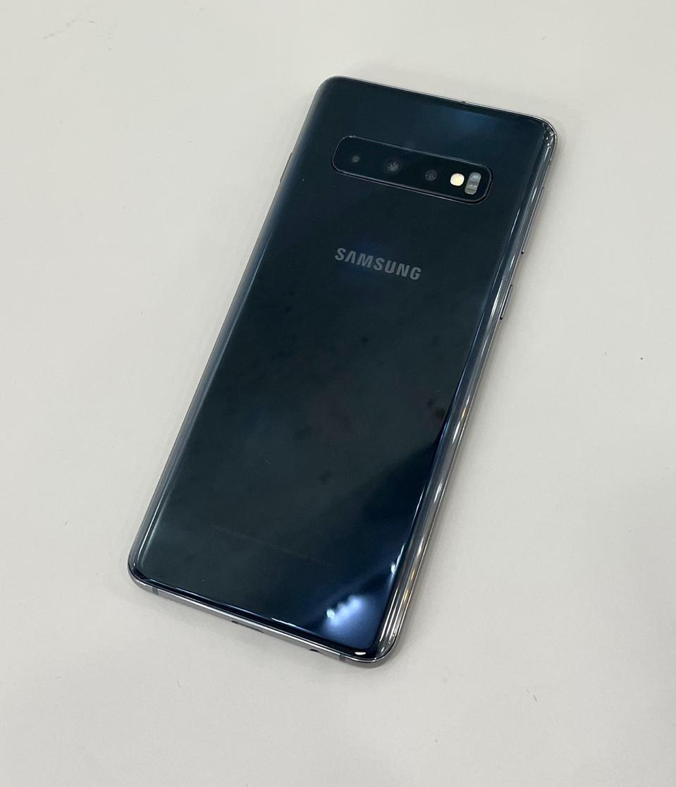 갤럭시 s10플러스 s급  외관액정깨끗 기능이상없음!