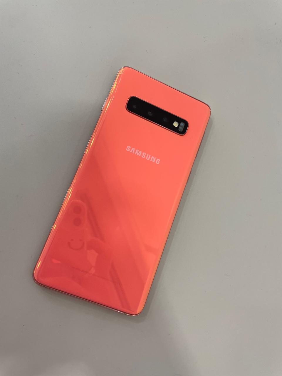 갤럭시 s10플러스 s급  외관액정깨끗 기능이상없음!