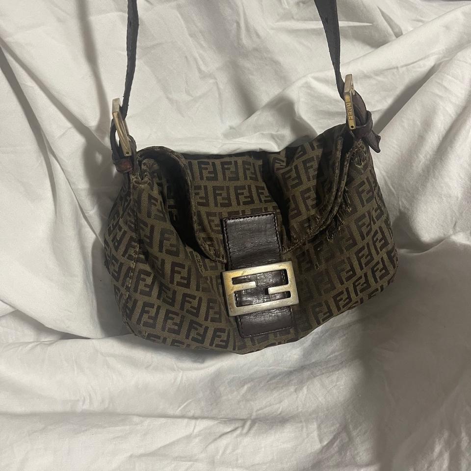 신형 펜디 주카 캔버스 플랩 숄더백