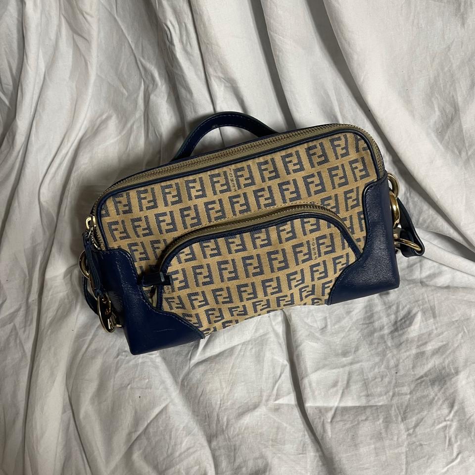 펜디 주카 캔버스 탑핸들 숄더백