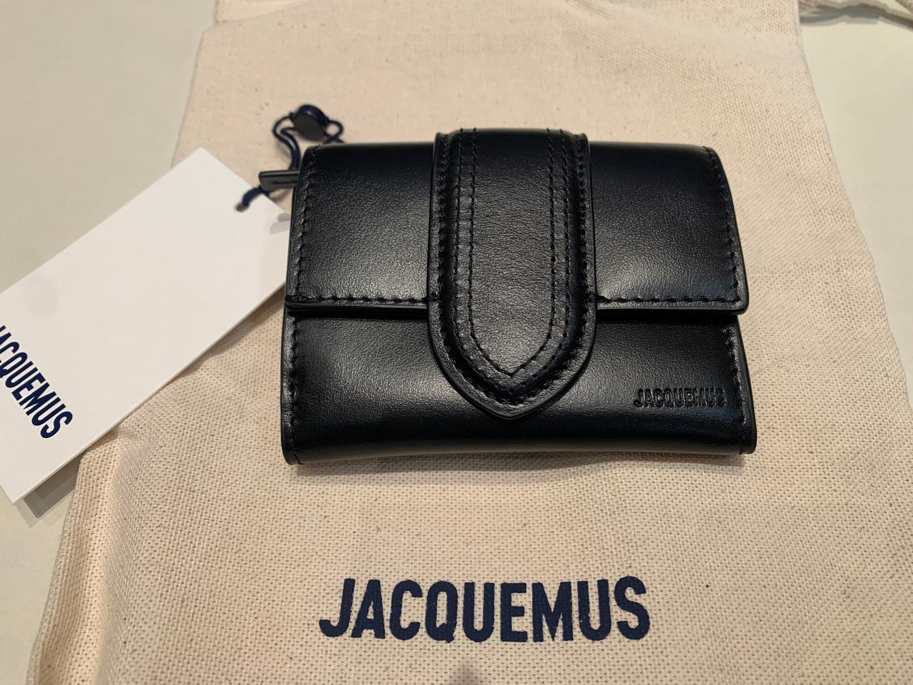 자크뮈스 23FW 여성 플랩 지갑 233SL119 3000 990