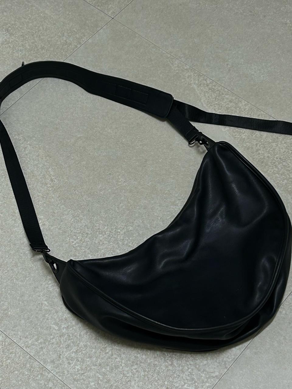가죽 크로스백 가방 블랙