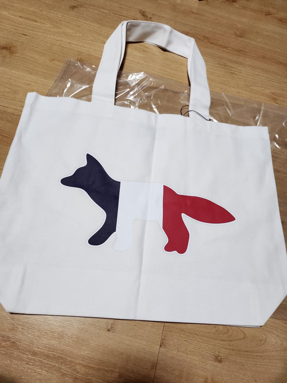 메종키츠네 에코백 화이트