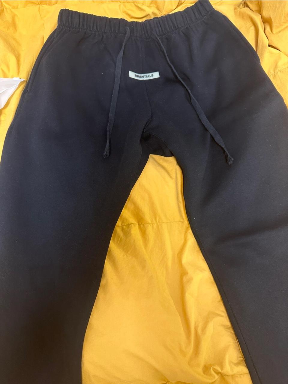 에센셜스 트랙팬츠