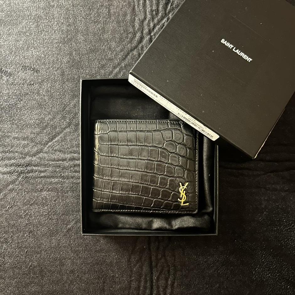 입생로랑 모노그램 크로커다일 반지갑