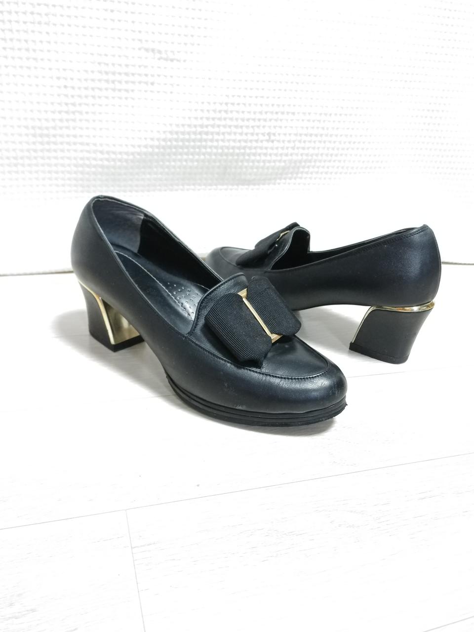 깨끗.여.240사이즈.5센티굽.블랙색상.체크베리