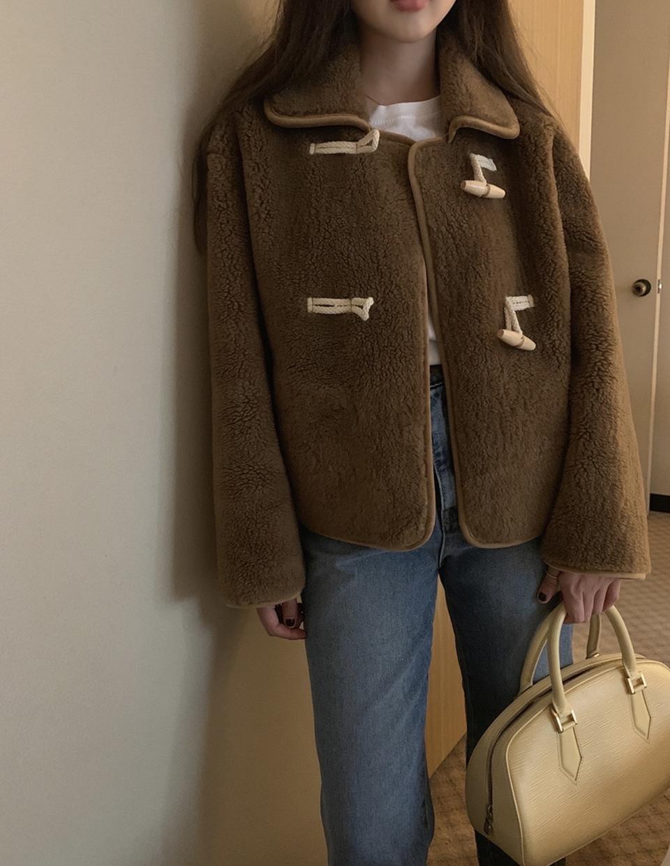 새상품 양털 떡볶이 자켓