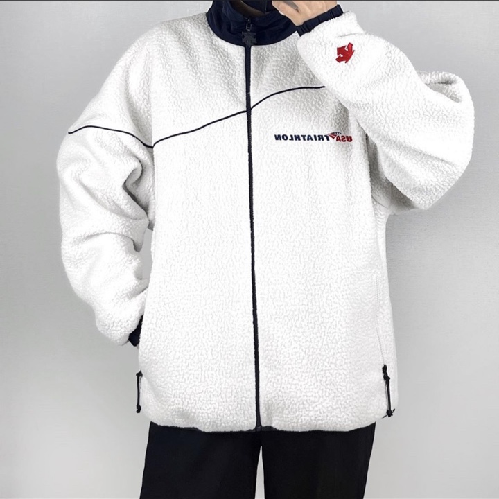 데상트 리버시블 뽀글이 후리스 점퍼