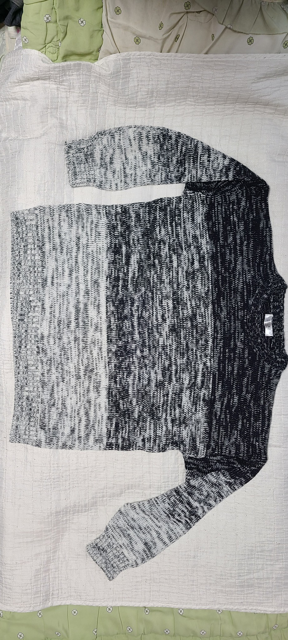 미착용 새상품 남자니트 판매합니다.