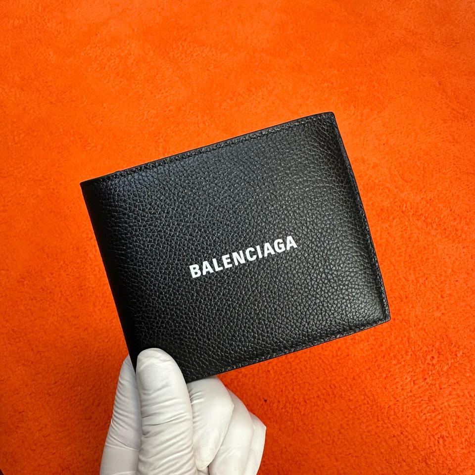 발렌시아가 반지갑