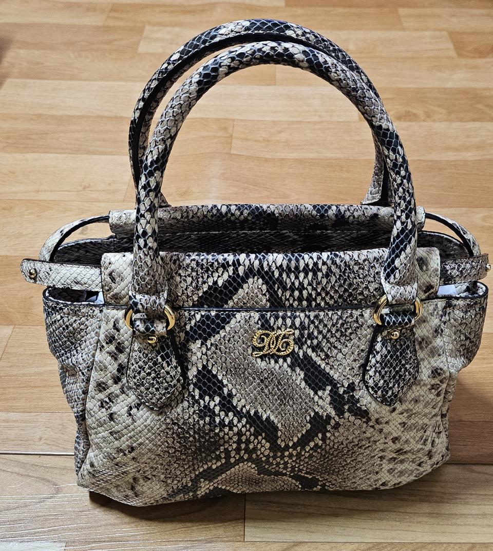 닥스가방 새거상태