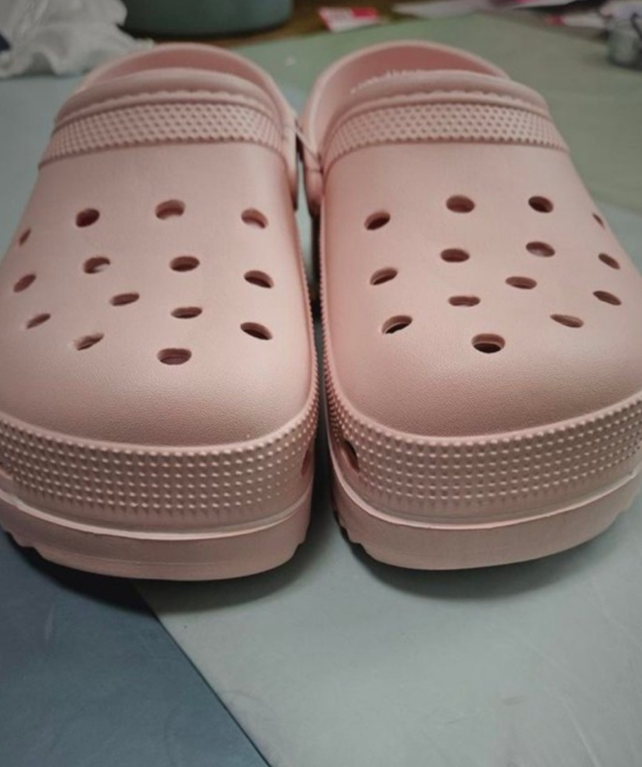 새상품    굽높이털샌들