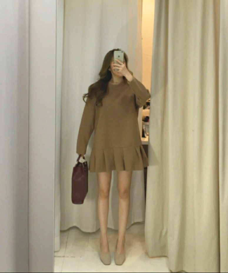 깜찍 섹시한 모 박시 루즈핏 밑단 주름 미니 원피스