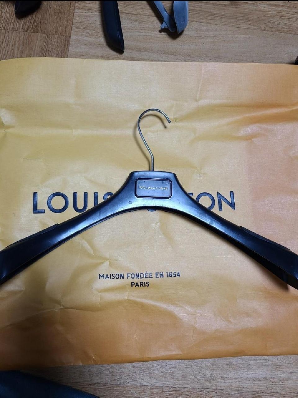 솔리드옴므 옷걸이