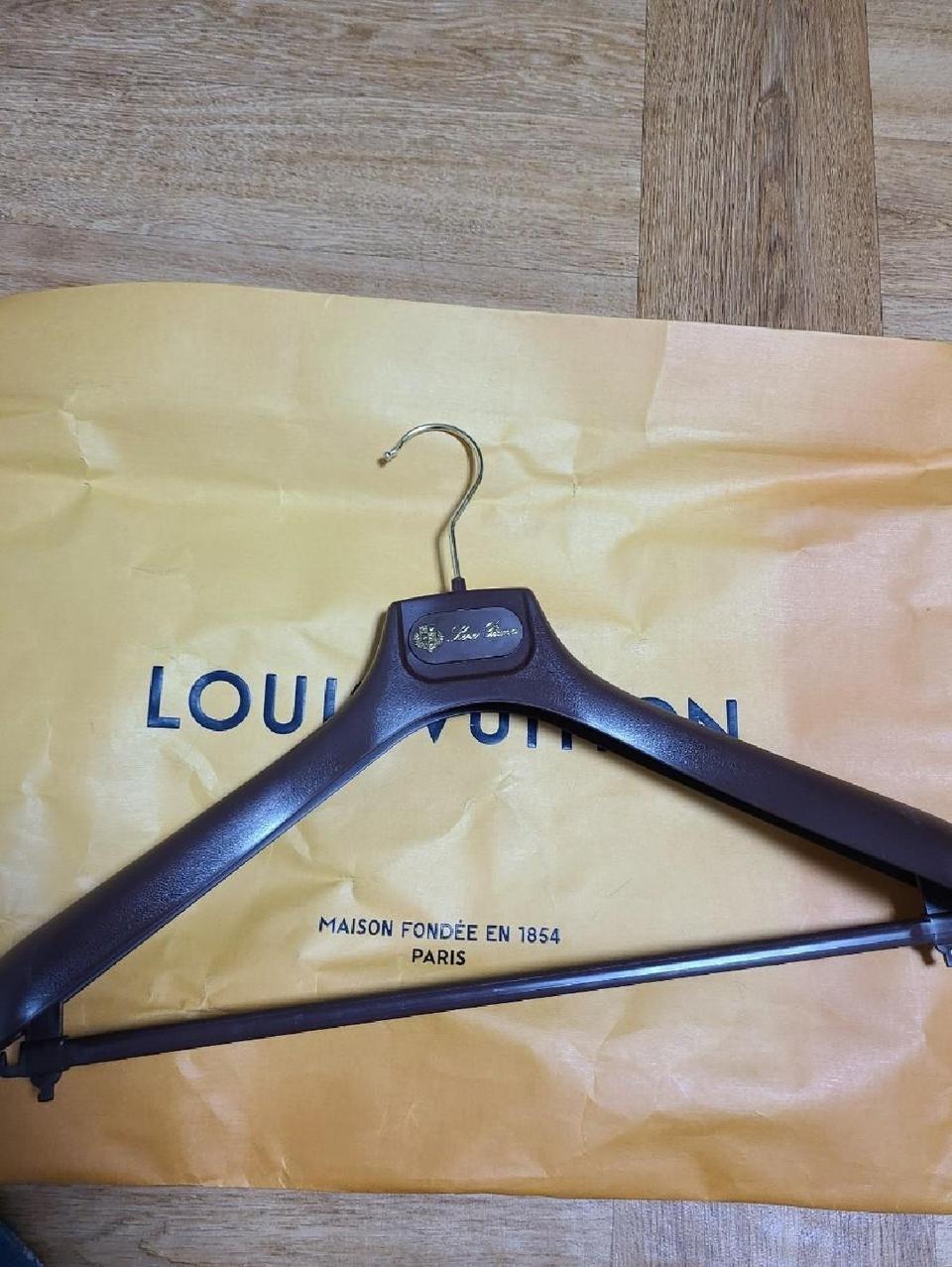 로로피아나 옷걸이