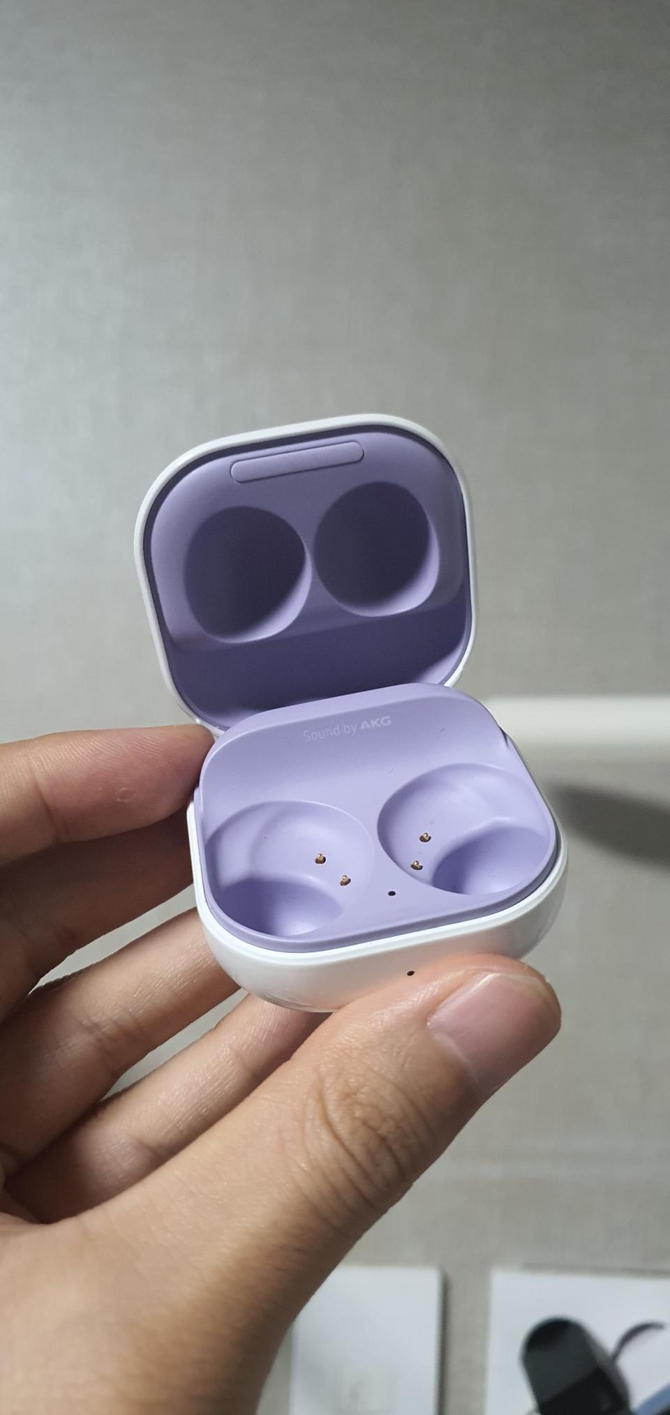 버즈 2 라벤더 충전기 본체 판매합니다