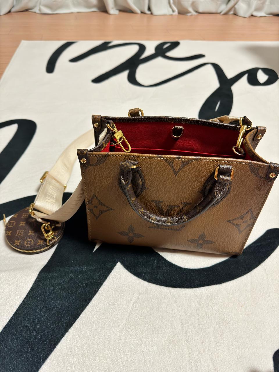 루이비통 온더고PM 토트백