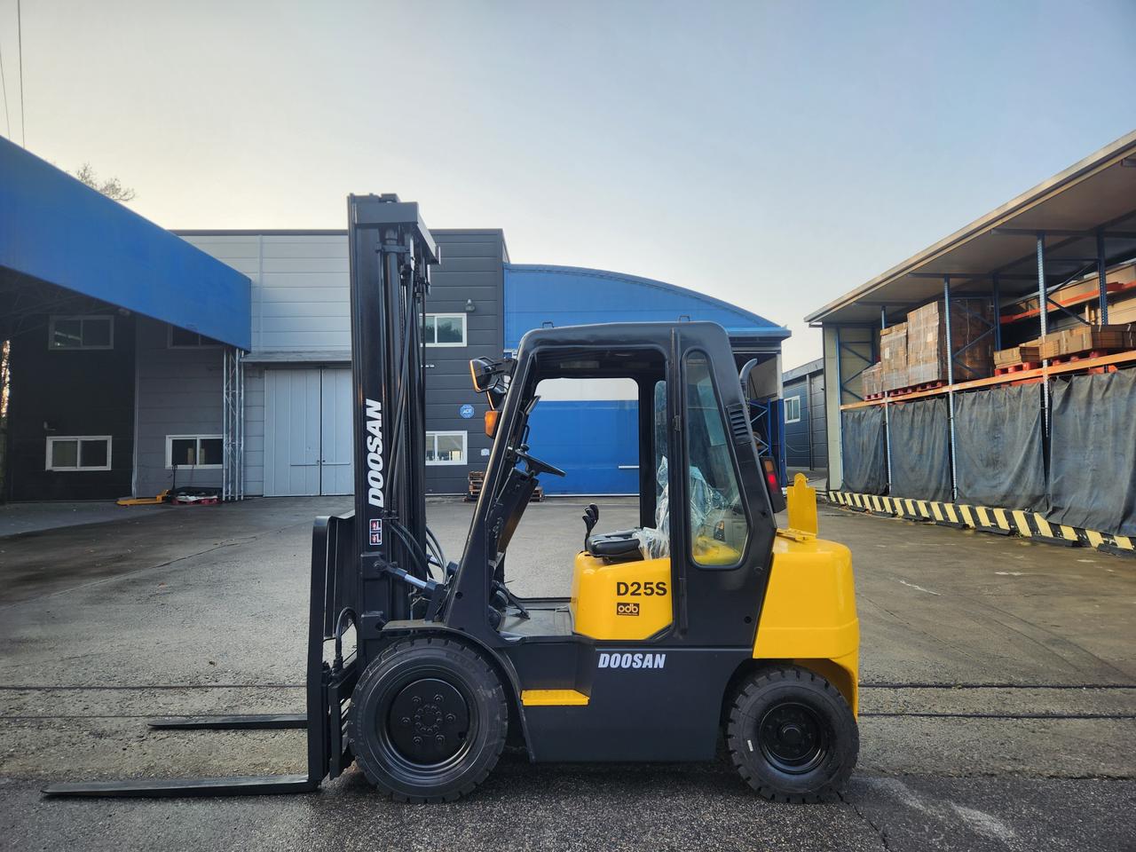 <연말특가> 중고지게차 두산 2.5톤 하이 자동발 쉬프트 디젤지게차