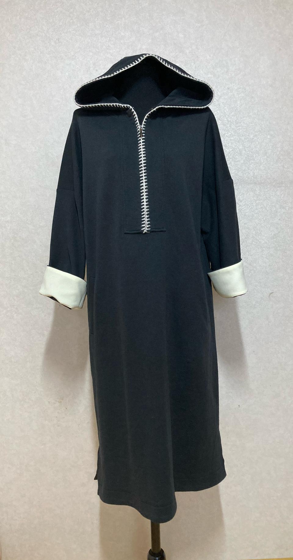 택그대로 완전 새제품) 발렌시아 반집업 후드 롱 원피스