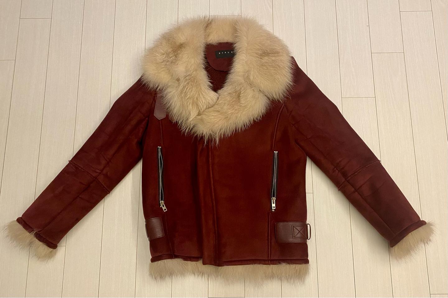 시슬리 무스탕 (55 사이즈)