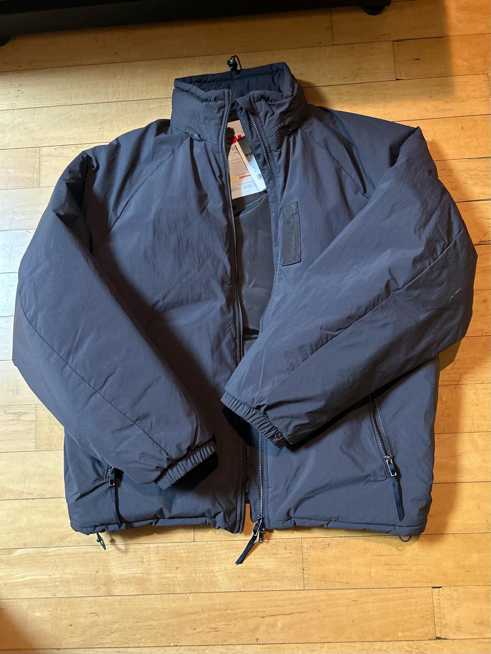 8세컨즈 숏패딩 새상품 판매합니다 사이즈 95