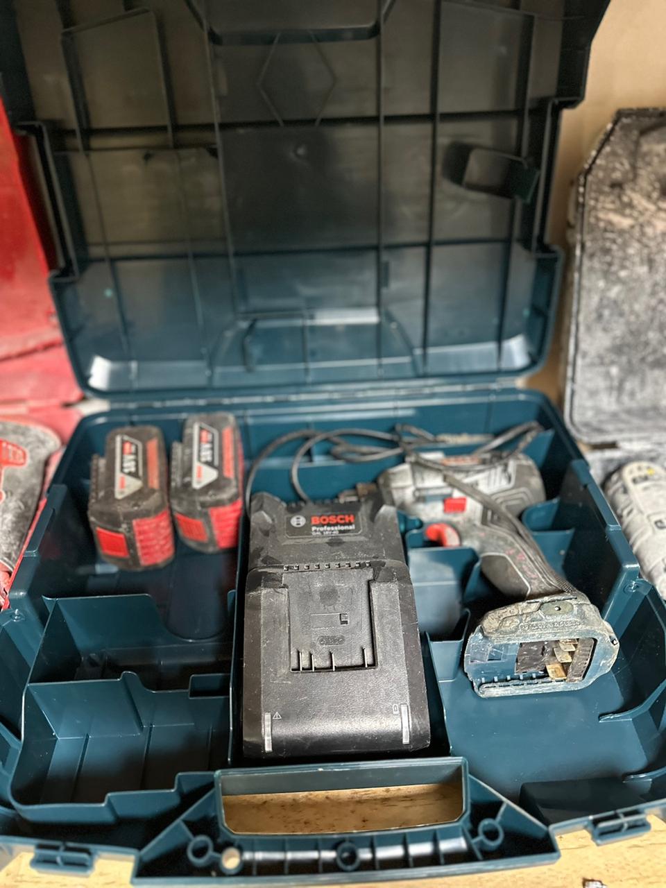 보쉬 GDX18-180 임팩렌치 드릴 세트 비트겸용