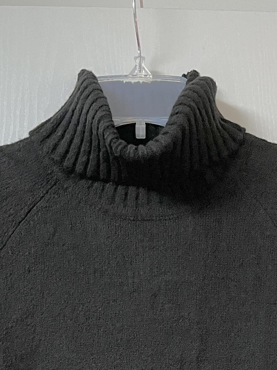 (FREE) 터틀넥 니트 블랙 새제품
