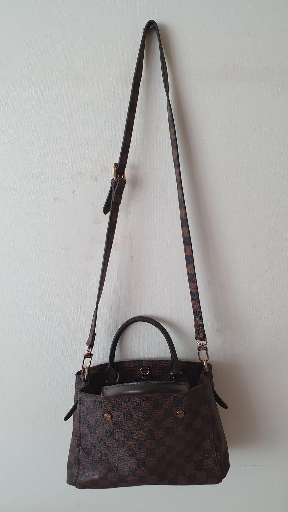 여성크로스 핸드백 (L/V)판매합니다 ^^