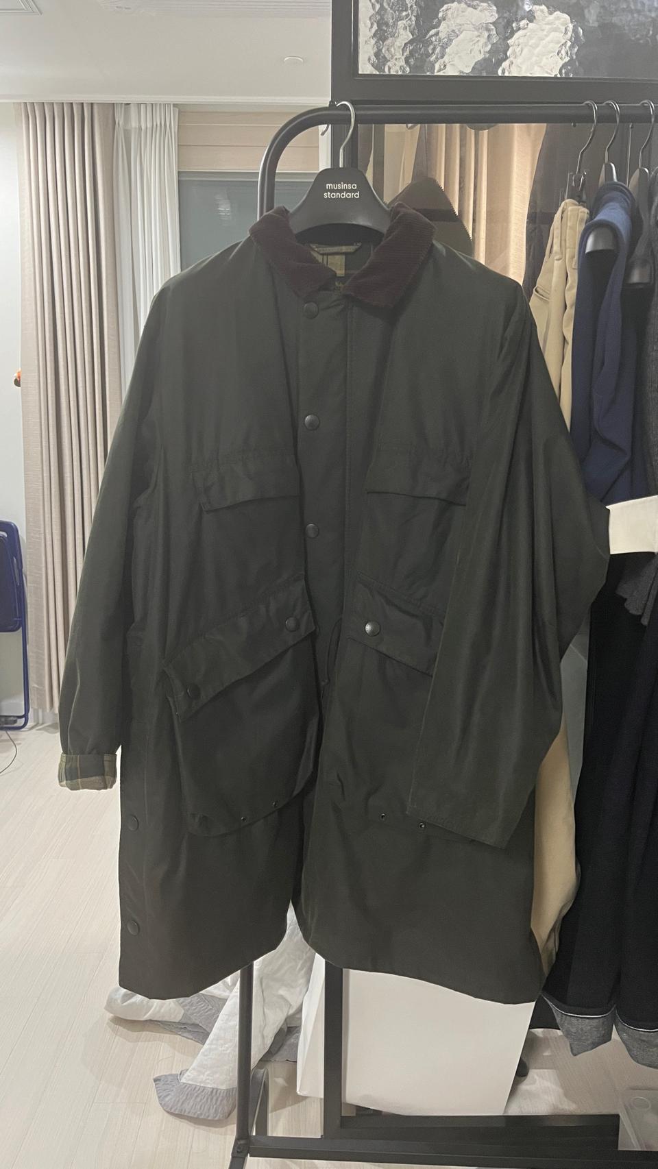 캡틴선샤인x바버 트레블러코트 세이지 36사이즈