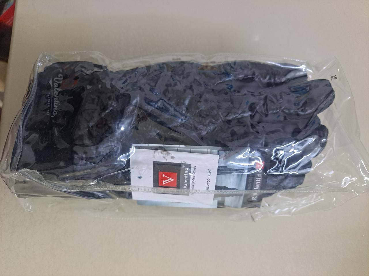 발렌티노 패딩장갑 남성용 새상품