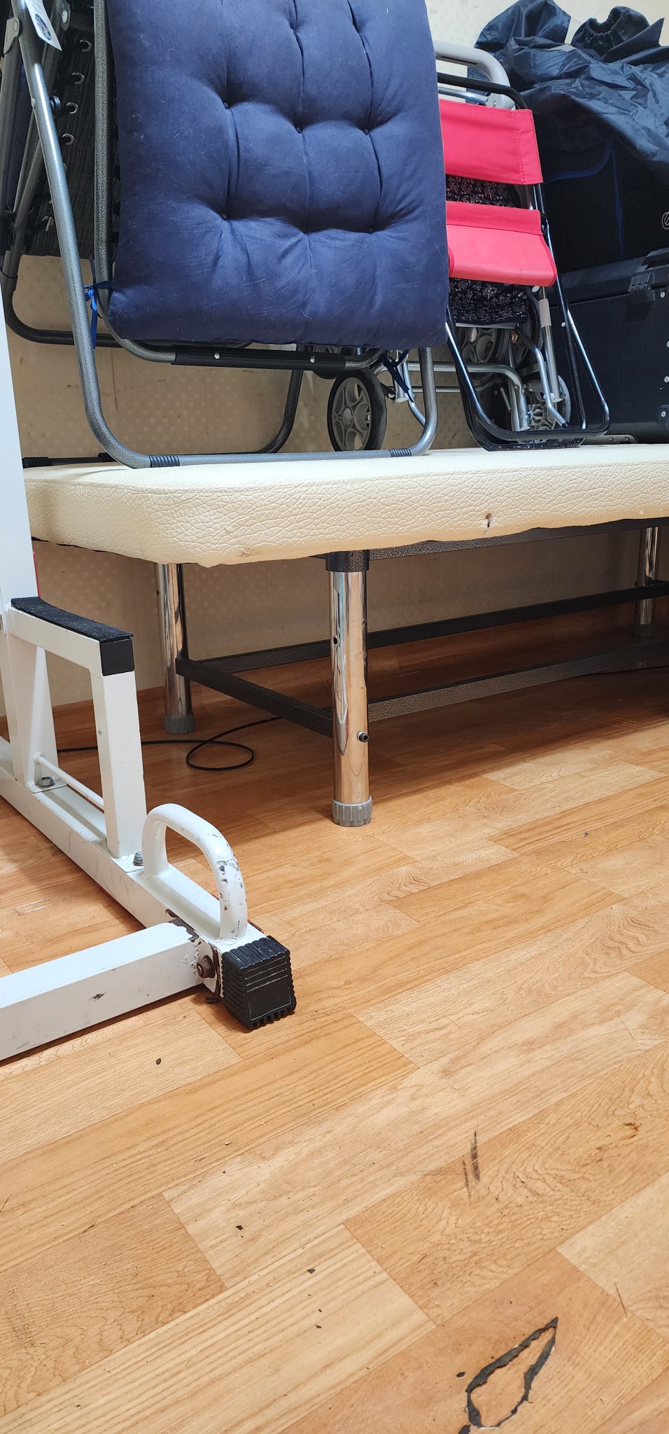 미용베드 왁싱.타투.마사지 침대 바퀴분해 됩니다 가벼워요