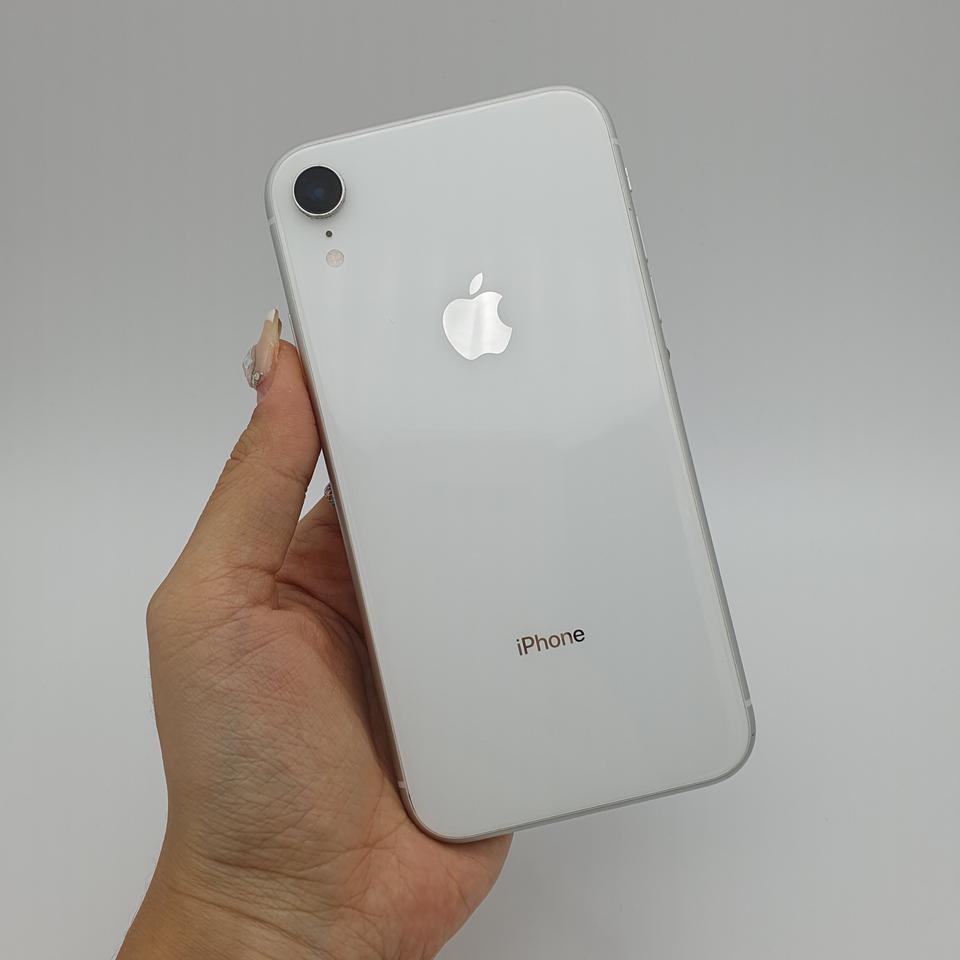 01703)아이폰XR/화이트 N 64GB  C급  80%