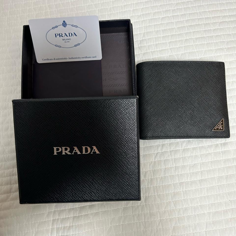 프라다 반지갑 판매합니다