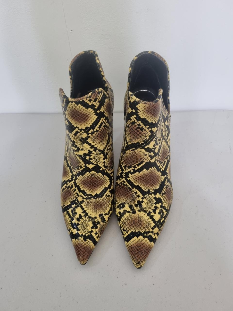 자라 ZARA 뱀피 하이힐/여성39(250~255)