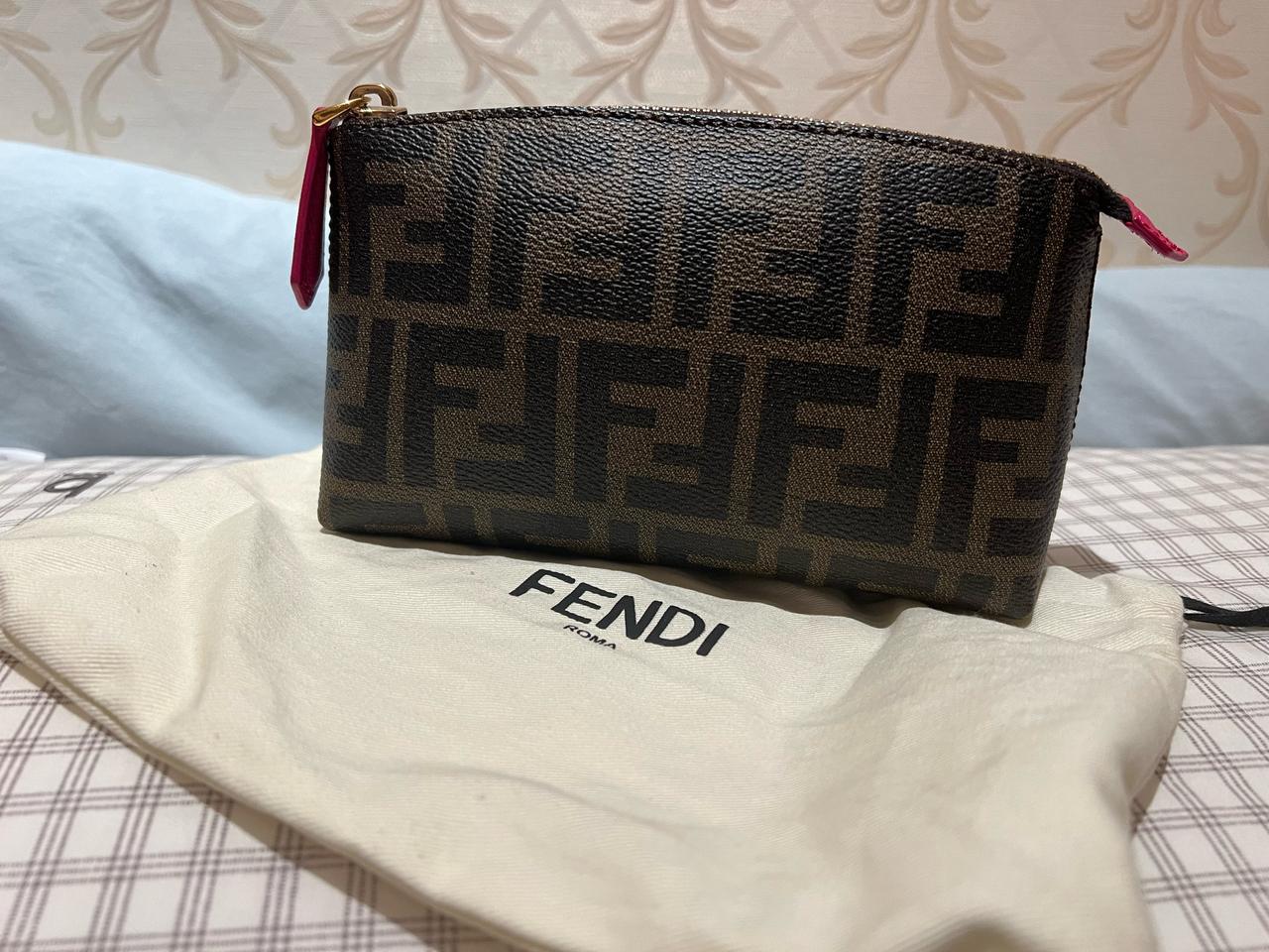 펜디주카 파우치