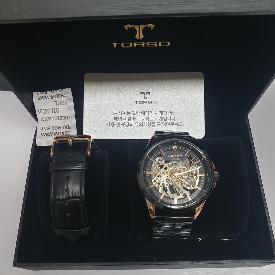 새제품 토르소 다이아몬드워치 그리페스 스켈레톤 메탈시계 T602M 블랙