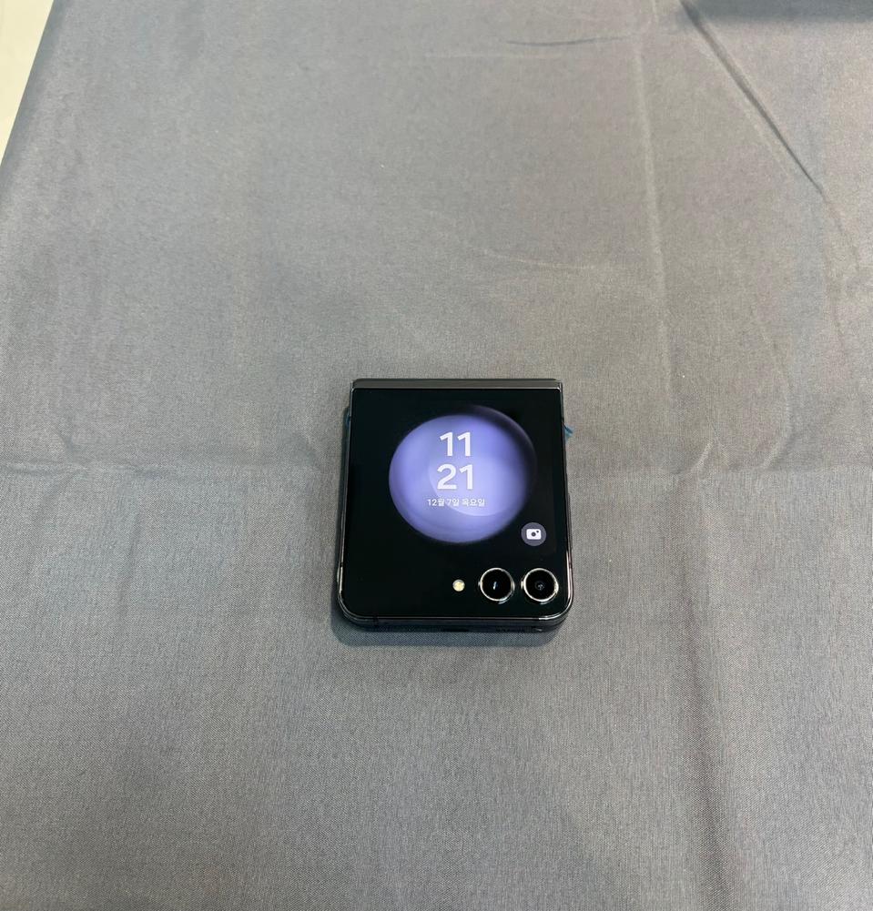 A급 Z플립5(F731) 512GB 그래파이트