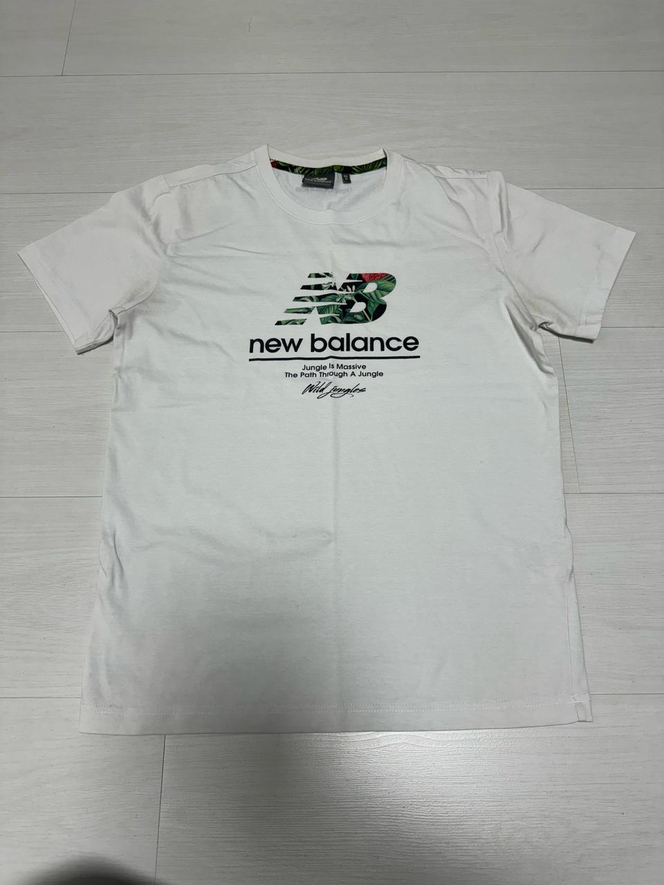 뉴발 반팔티셔츠 팝니다