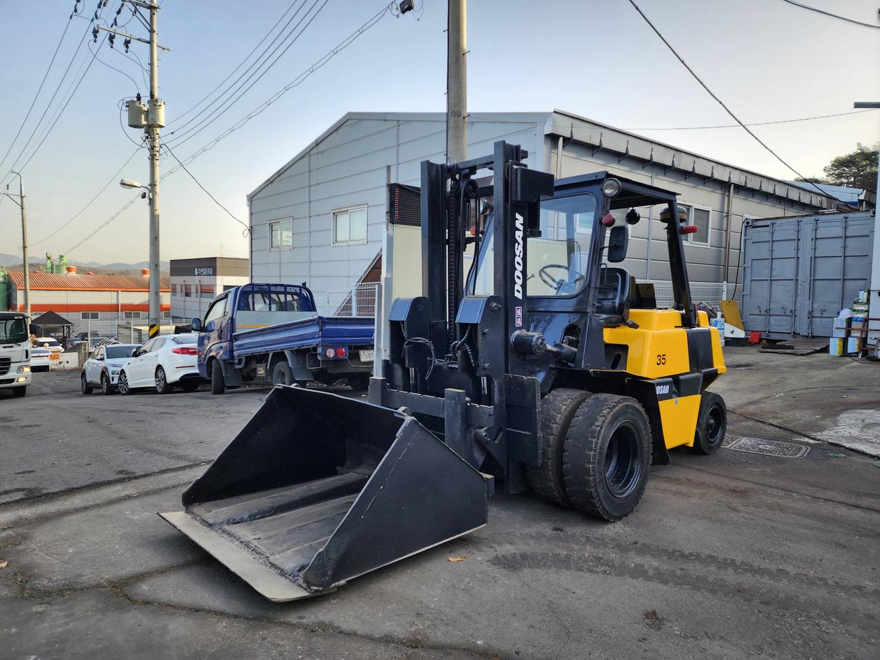 중고지게차 두산 3.5톤 더블 힌지드 바가지 디젤지게차 750만원