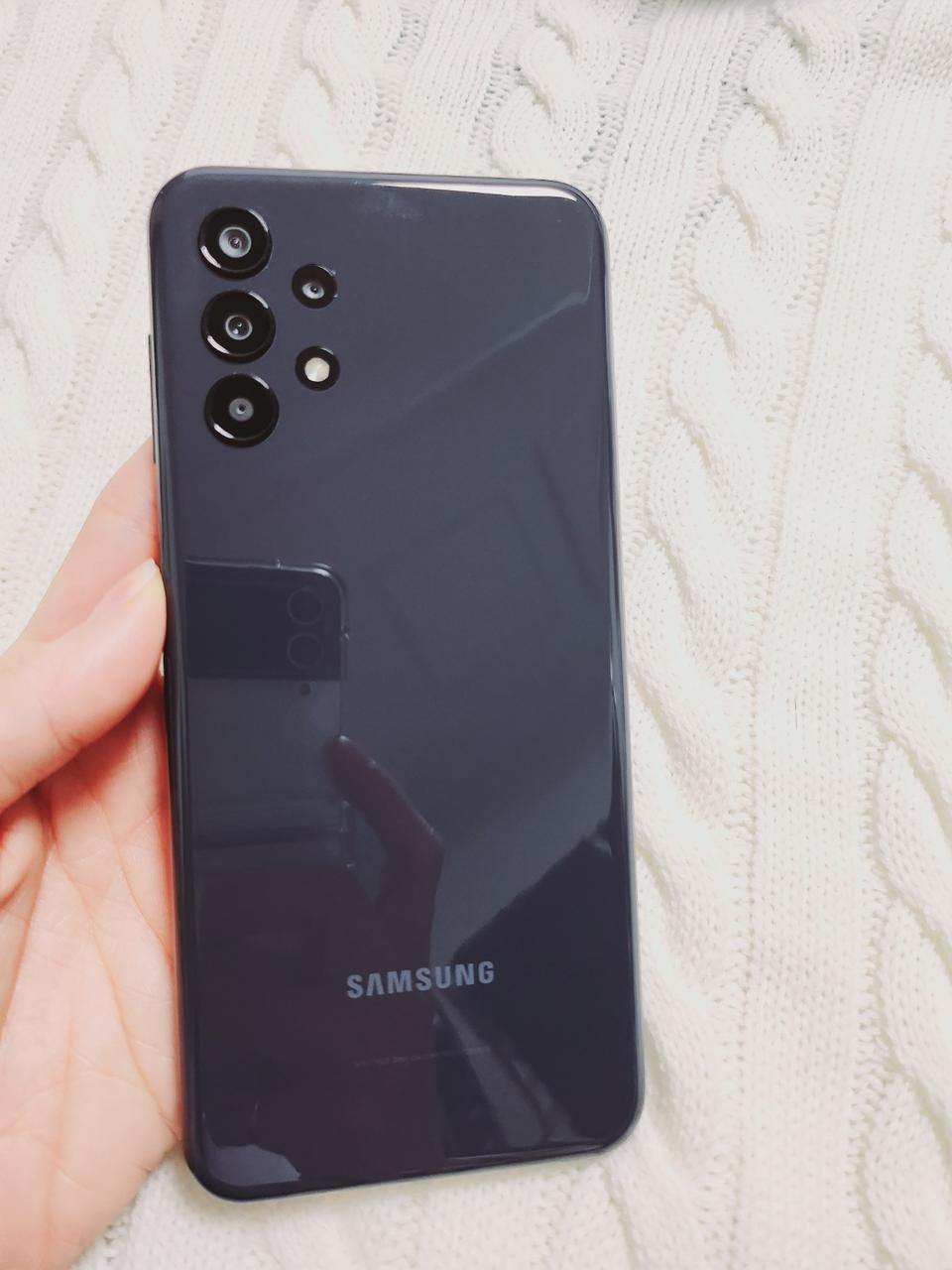 갤럭시 A13  블랙  올해 개통폰 S급 무잔상!!!