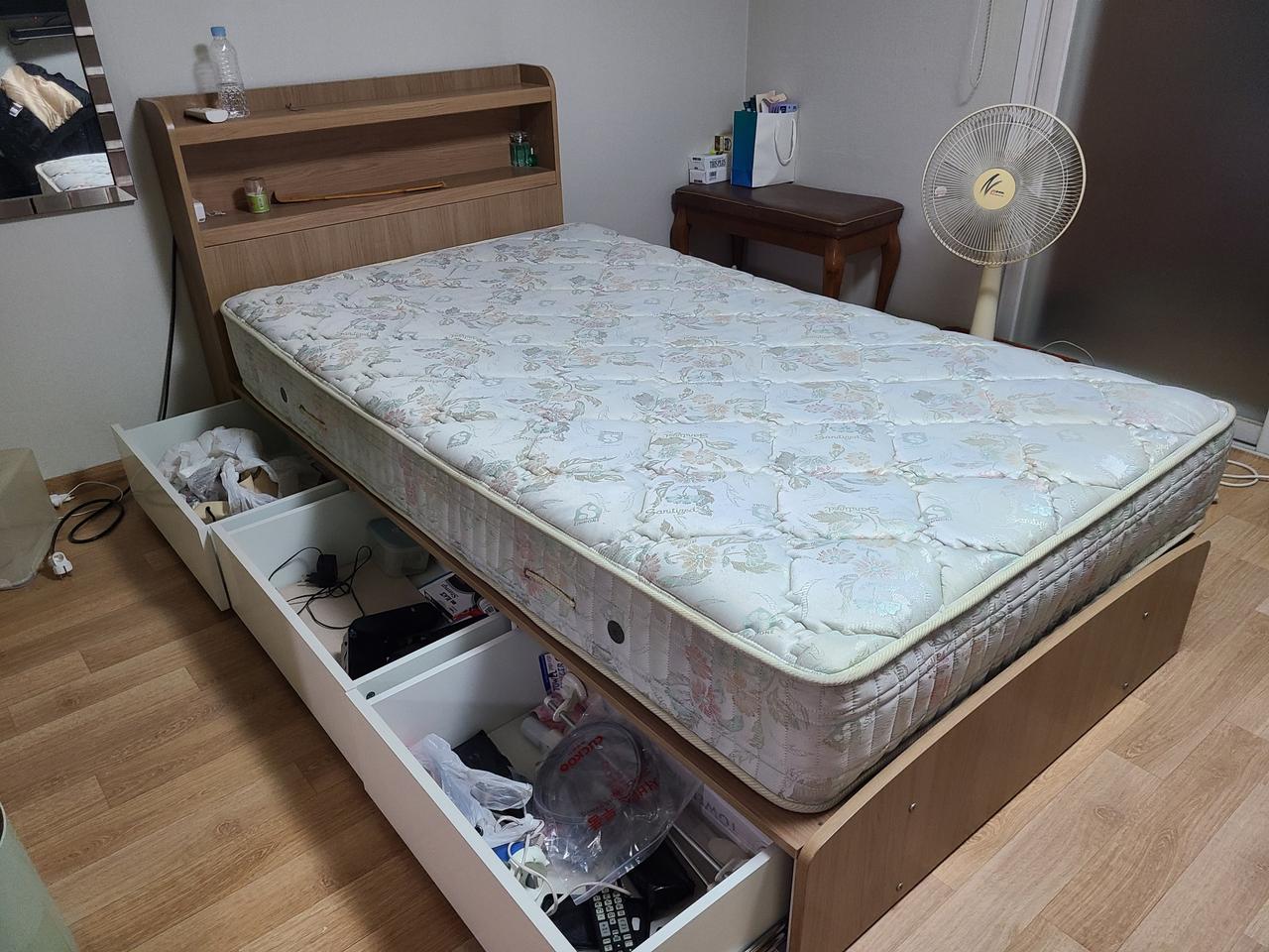 싱글 침대 (매트리스 포함) 급매