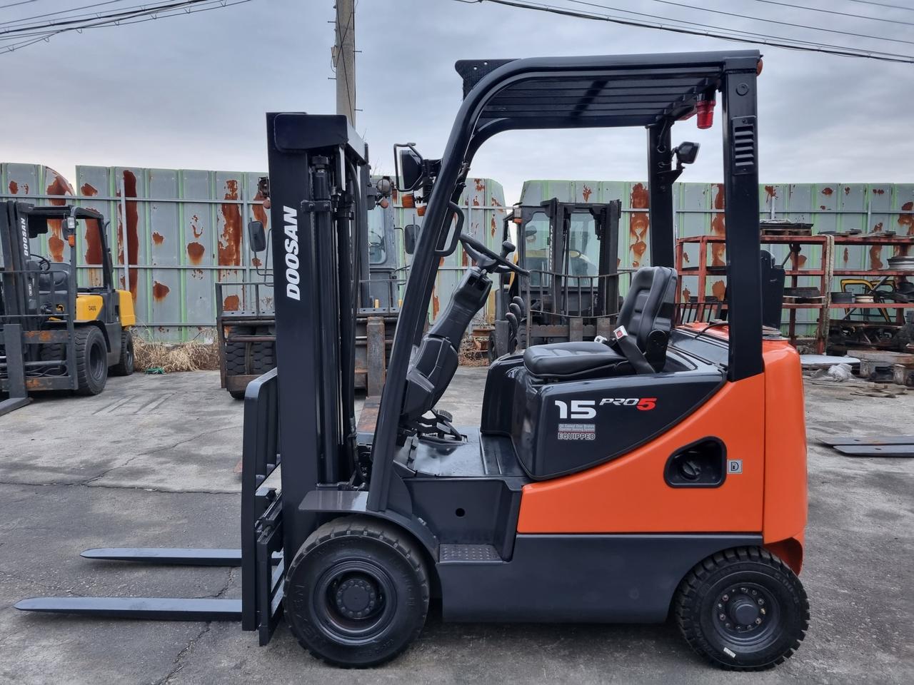 두산1.5톤디젤지게차팝니다