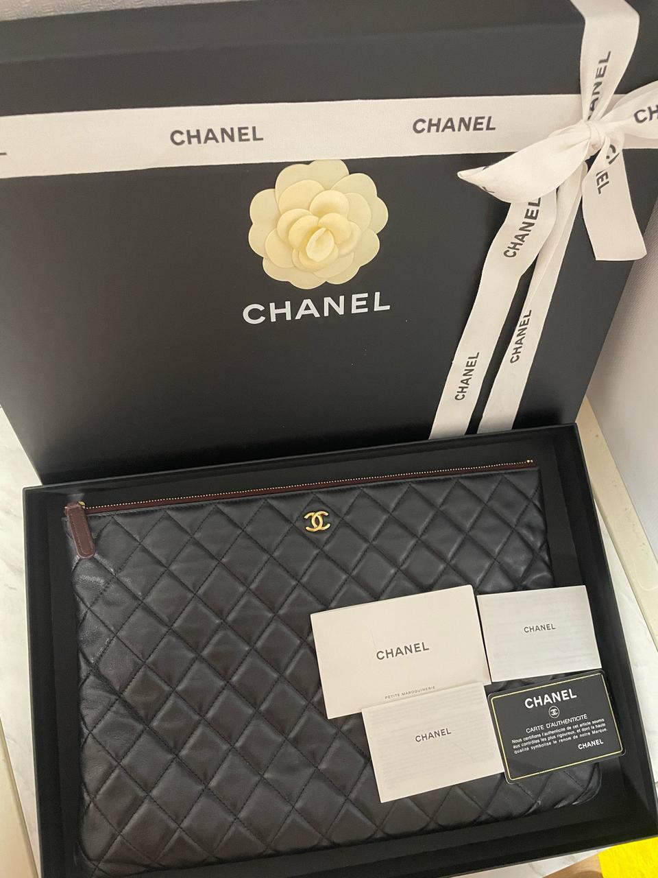 샤넬 클래식 클러치 금장 라지 정품