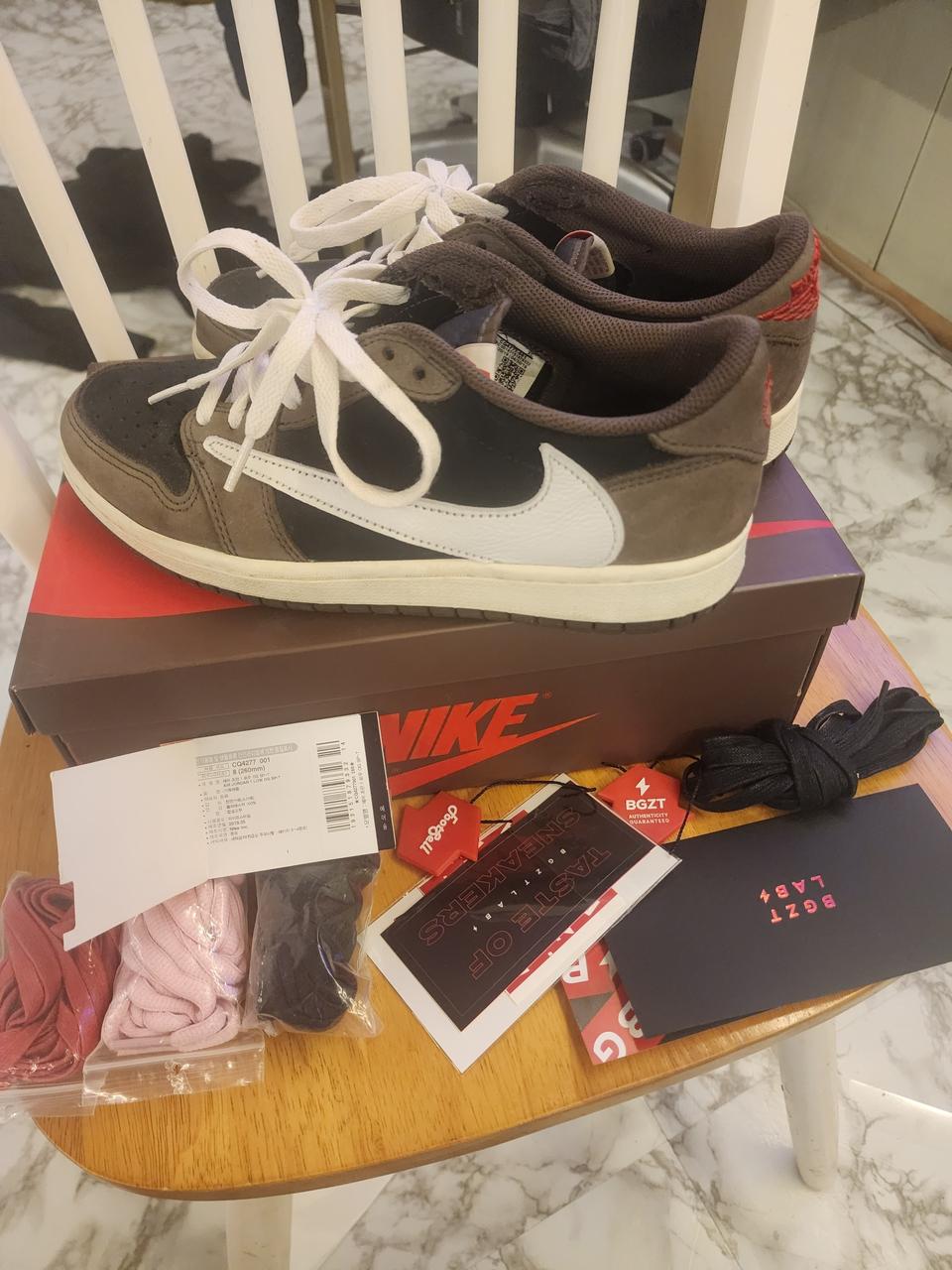 정품 트레비스스캇 x 조던1 로우 모카og 260