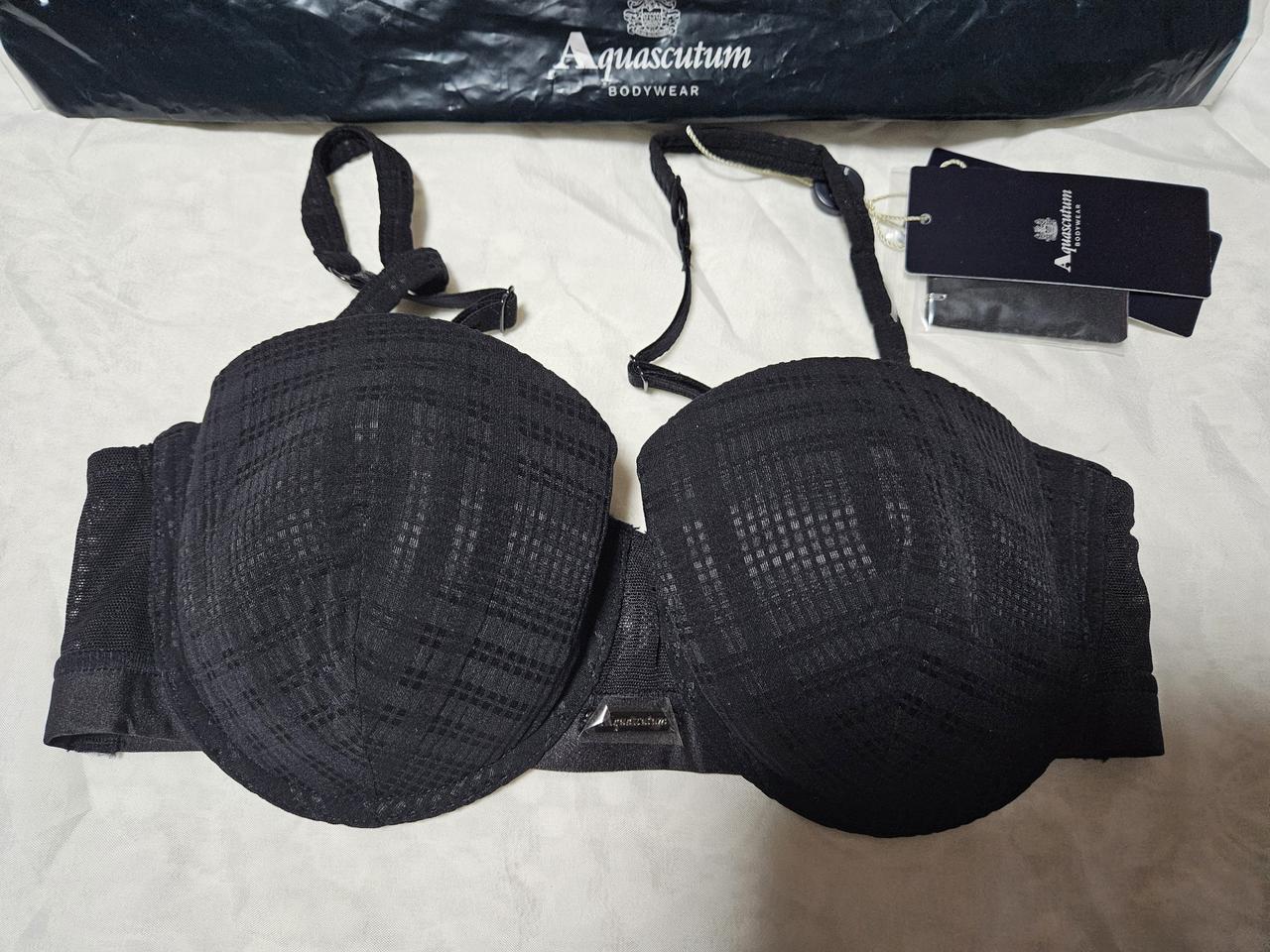 새상품  명품 언더웨어 아큐아스큐덤 브라 75C