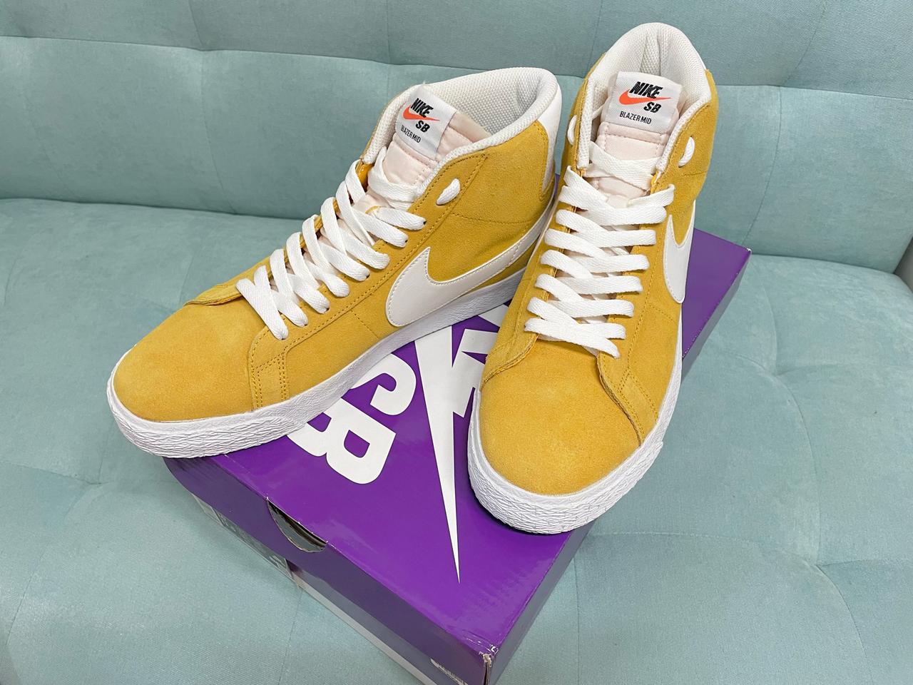나이키SB 줌 블레이저 미드 유니버시티골드 280