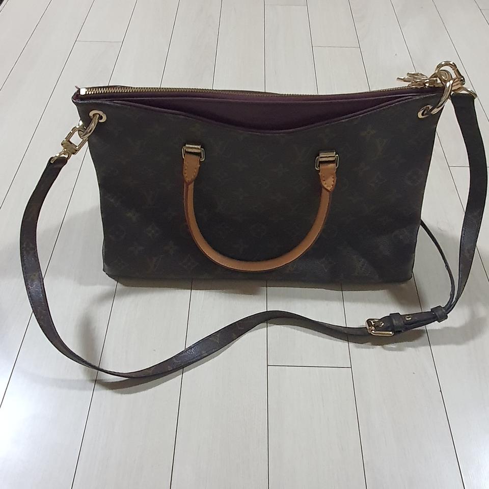 루이비통 M 숄더백